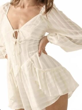 promesa romper White long sleeve dress with tie front Size: Large #boho